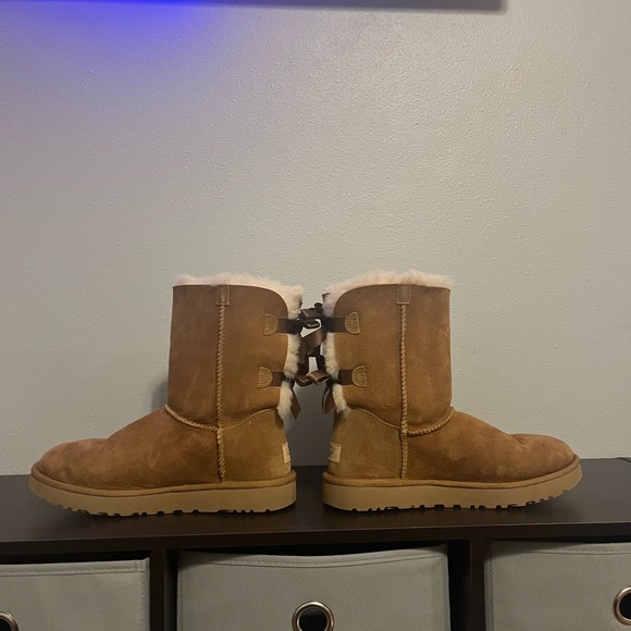 Only worn once or twice. I do not have the original box that they came in. - Picture 2 of 5